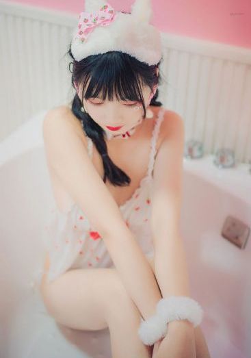 男生卫衣欧美_HD免费观看最新